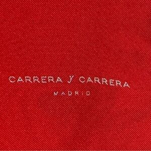 Carrera y Carrera Red Scarf